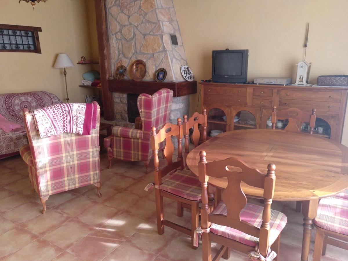 Casa Rural Amador Villarroya de los Pinares Exterior photo