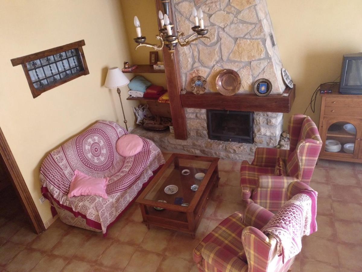 Casa Rural Amador Villarroya de los Pinares Exterior photo